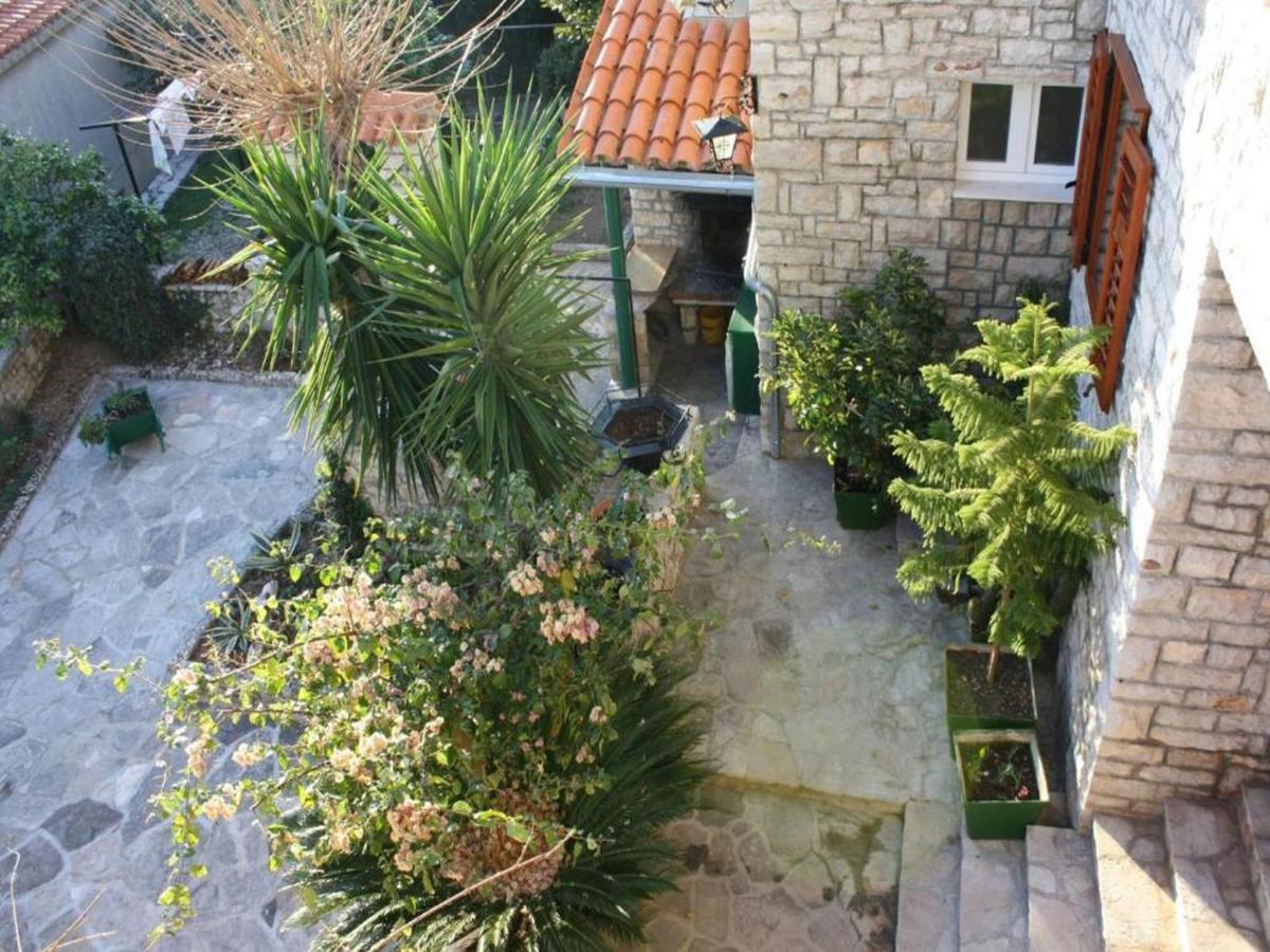 Apartments Racic Bol Exterior photo